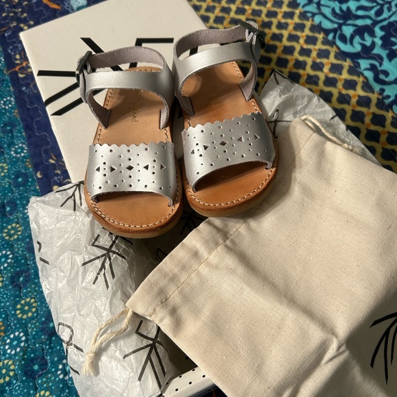 Freshly Picked Silver Laguna Sandal Size 5 New in Box - Picture 5 of 6